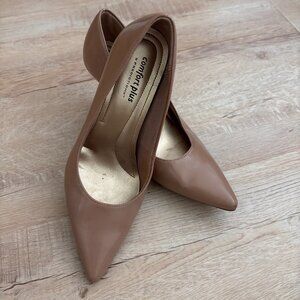 Comfort Plus By Predictions Heels Womens 6.5 Pumps Slip On Beige Patent Leather